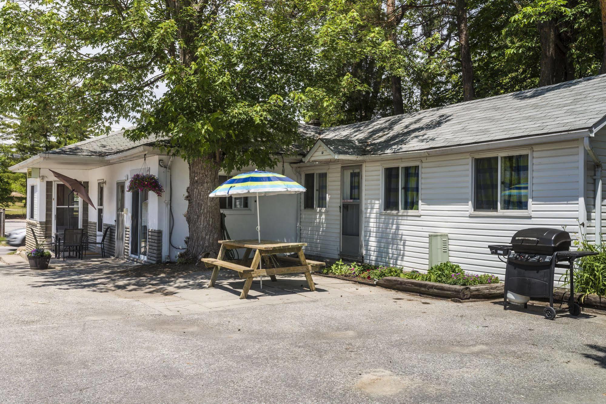 Hollywood Cottages Wasaga Beach Extérieur photo
