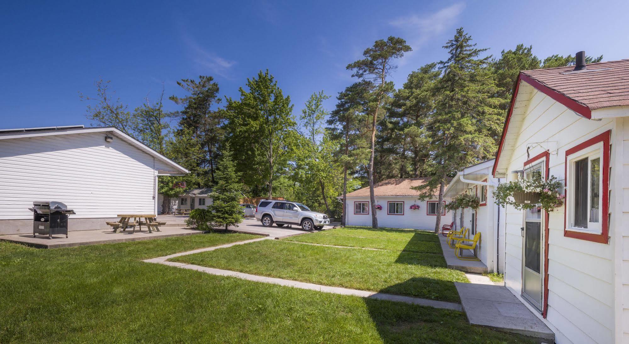 Hollywood Cottages Wasaga Beach Extérieur photo